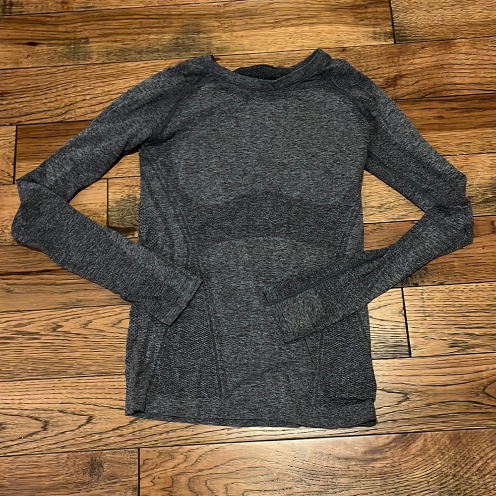 Athleta long sleeve top size XS